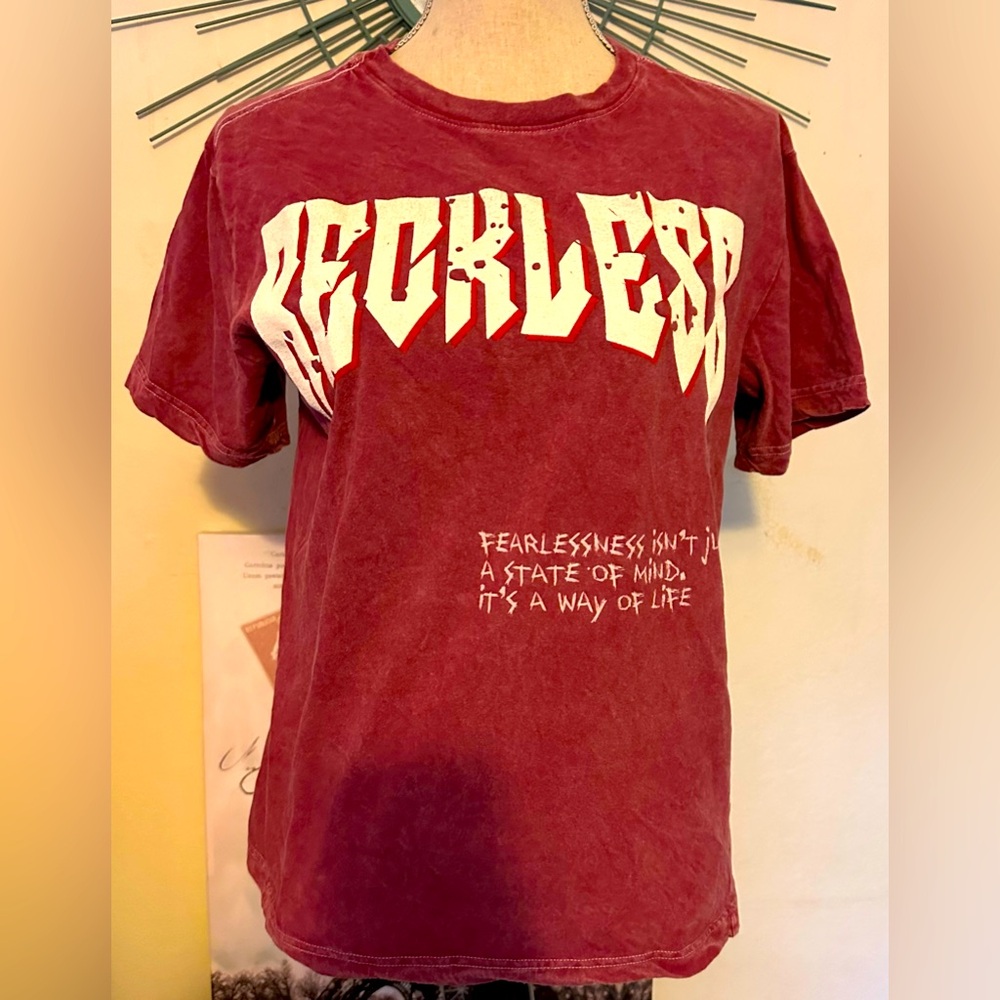NWT Launder t-shirt size medium in brick red.